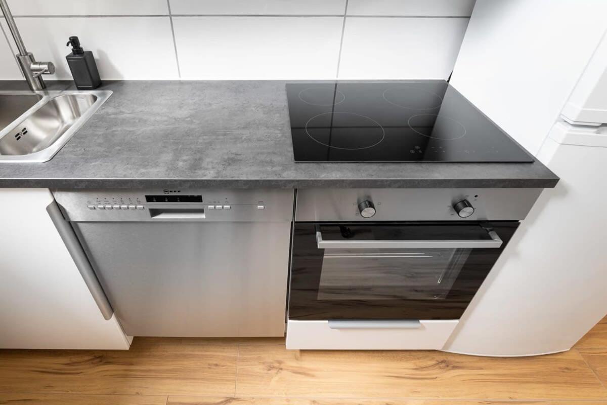 Big Central Apartment Near Rotkreuzplatz With 3 Bedroom For 12 Pax München Kültér fotó