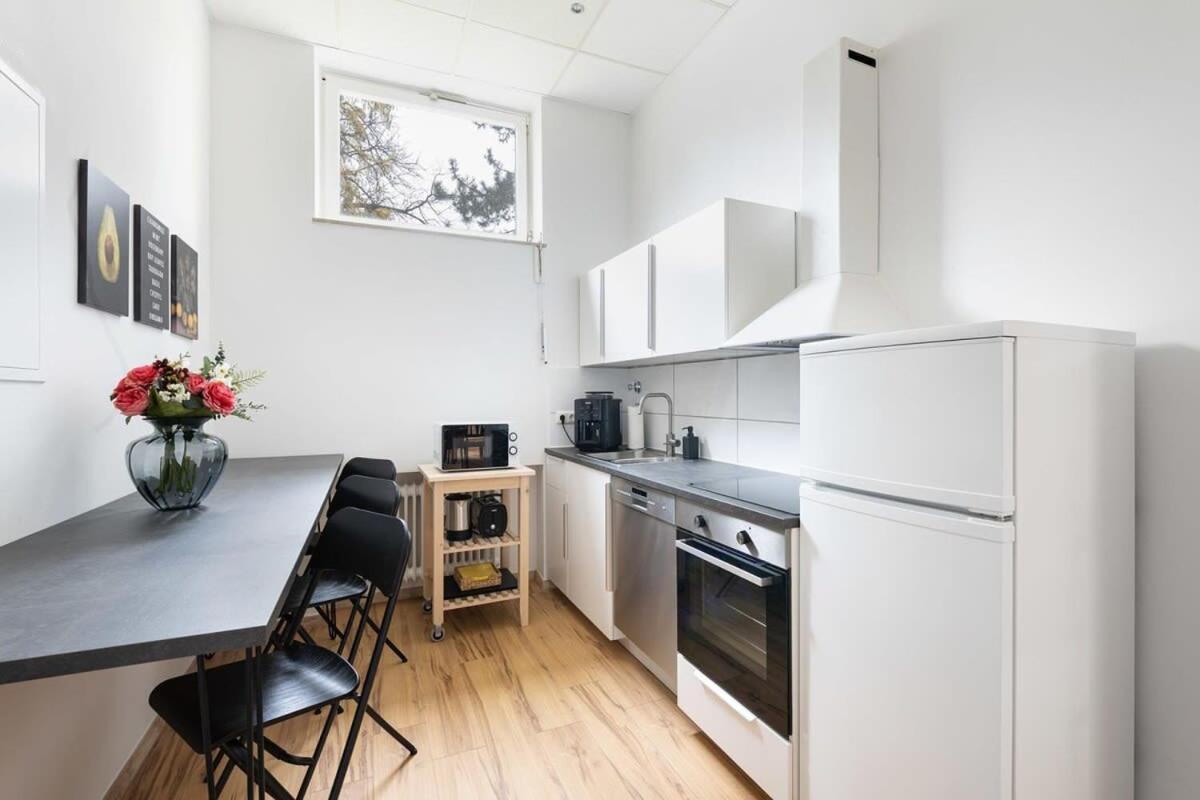 Big Central Apartment Near Rotkreuzplatz With 3 Bedroom For 12 Pax München Kültér fotó